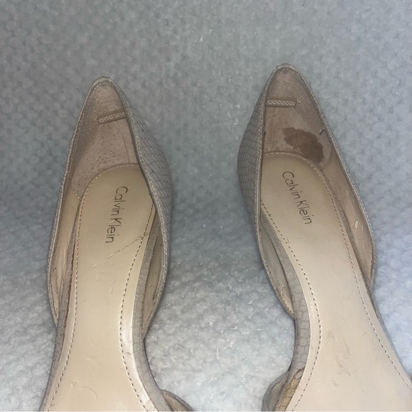 Womens Calvin Klein Elegant Beige Closed Toe Heels Business Casual Size 9.5 - Picture 3 of 8